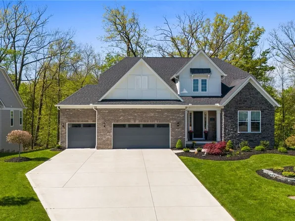233 Lake Balaton Dr, Cleveland, OH 44128