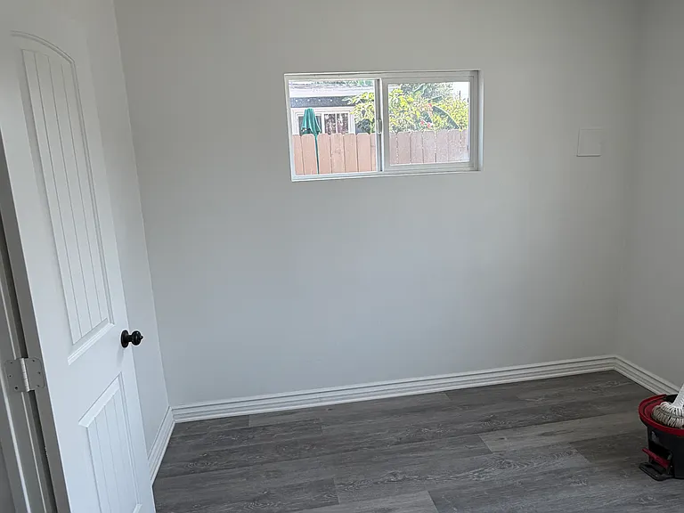 2513 W Occidental St — Photo 7