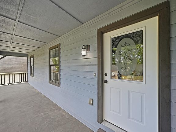 3rd image of 29 High Timber Dr