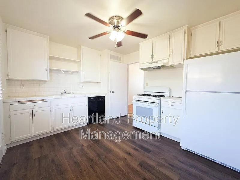2 bed, 1.0 bath, 850 sqft, $2,375 — Photo 3