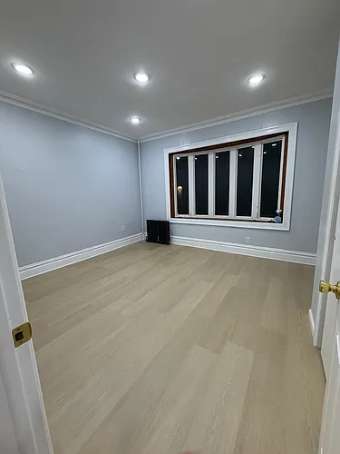 154 W 33rd St Photo 1