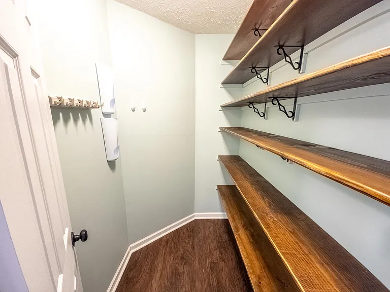 2935 Chillingworth Dr — Photo 10