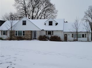 456 Sunset View Dr, Akron, OH 44320