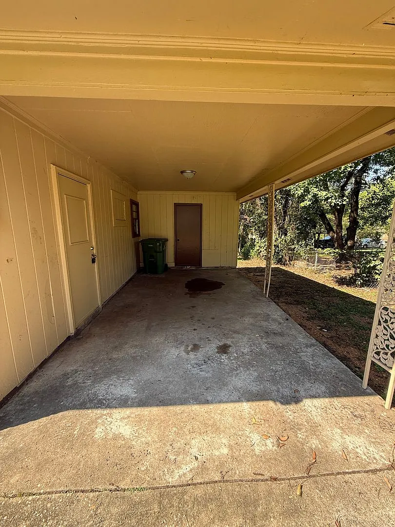 3 bed, 1.0 bath, 925 sqft, $750 — Photo 2