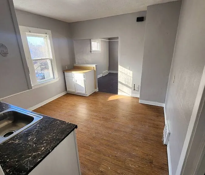 11702 Honeydale Ave #UP — Photo 6