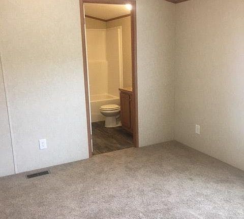 4th image of 293 Village Dr