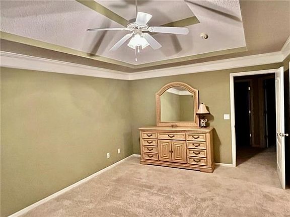 5th image of 1605 SE Dalton Dr