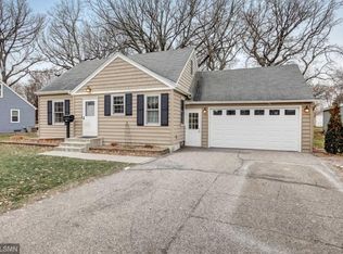 114 Park Ln, Hopkins, MN 55343