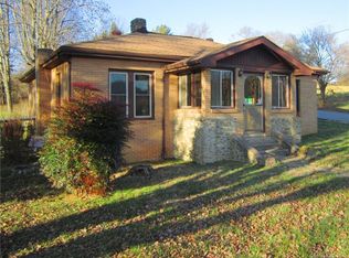 11 Palmer Hill Dr, Waynesville, NC 28786