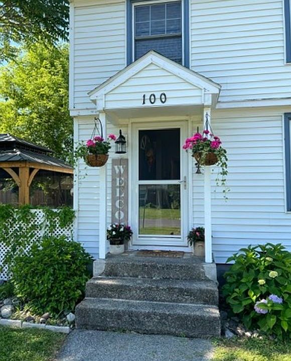 1st image of 100 Leonard St