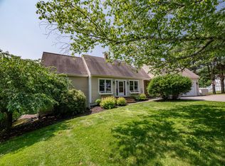3 Pondview Dr, Lewiston, ME 04240