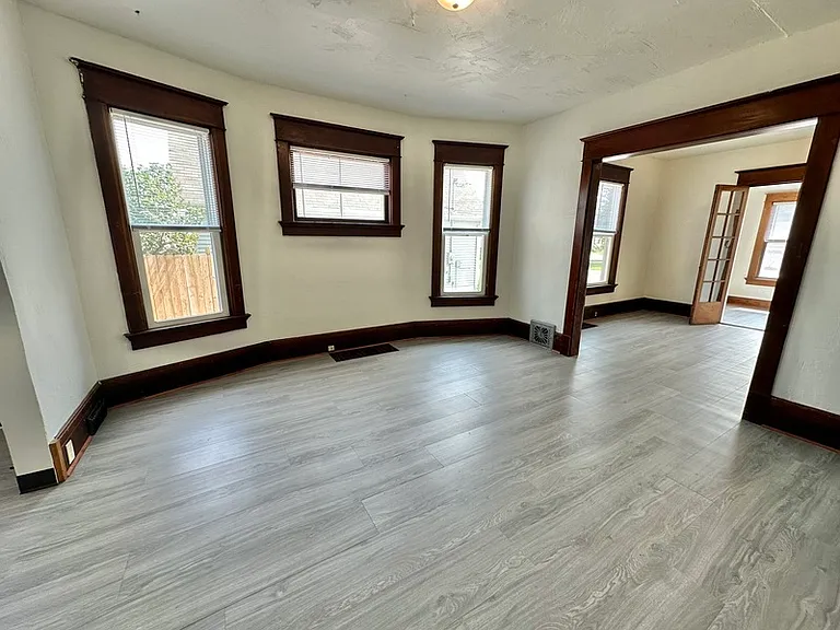 890 Shawano Ave — Photo 8