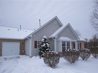 2408 Greystone Dr, Coraopolis, PA 15108