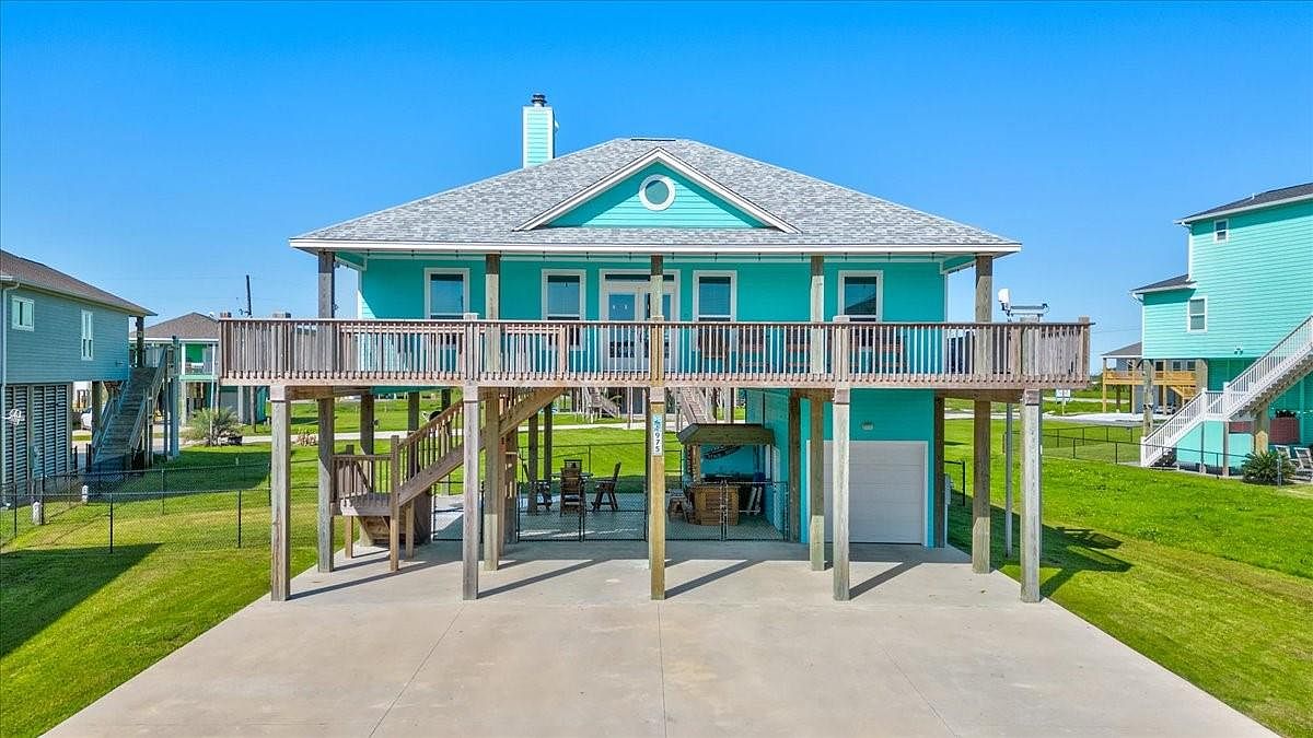 975 Tidelands, Crystal Beach, TX 77650 | MLS #68629650 | Zillow