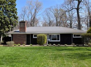 5821 Lake Rd, Mentor, OH 44060