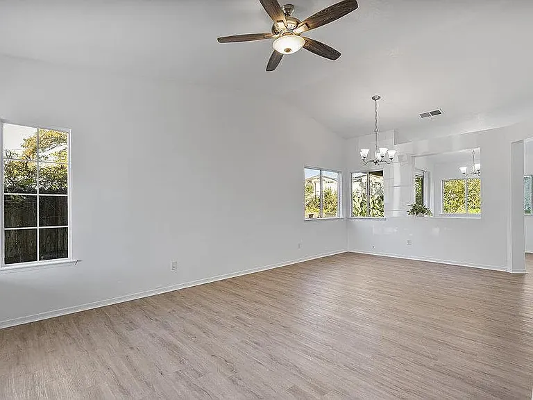 2199 Raleigh Cir — Photo 12