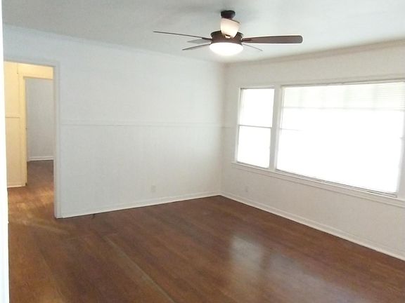 4th image of 828 Catherine St