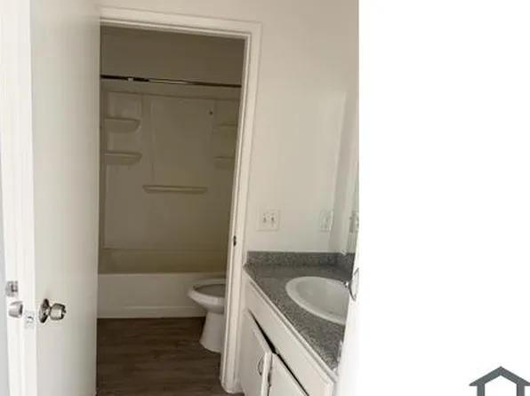 420 Cedar Ave, Long Beach, CA