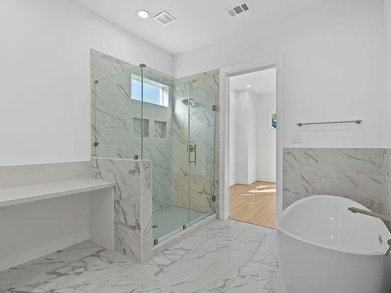 2022 Thonig Rd #A — Photo 8
