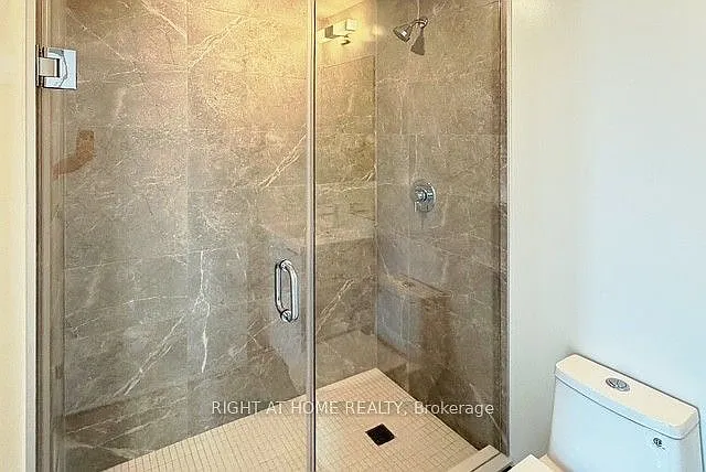 400 King St W #2106 — Photo 6