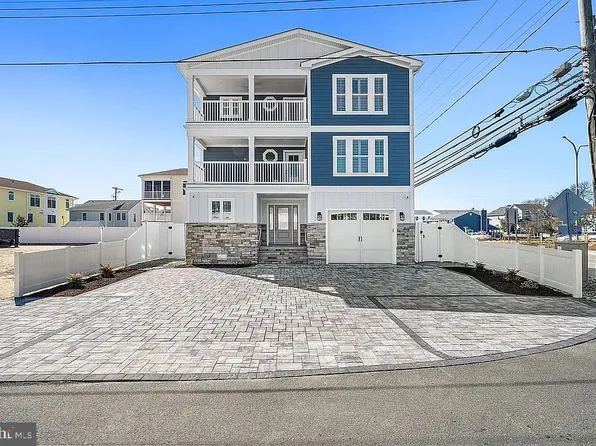 24 Houston St, Dewey Beach, DE 19971