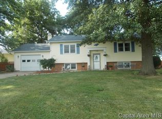511 Lake Dr, Franklin, IL 62638