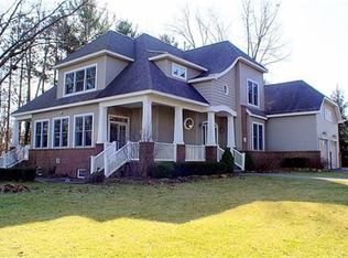 5110 Willow Grove Ln, Brighton, MI 48116