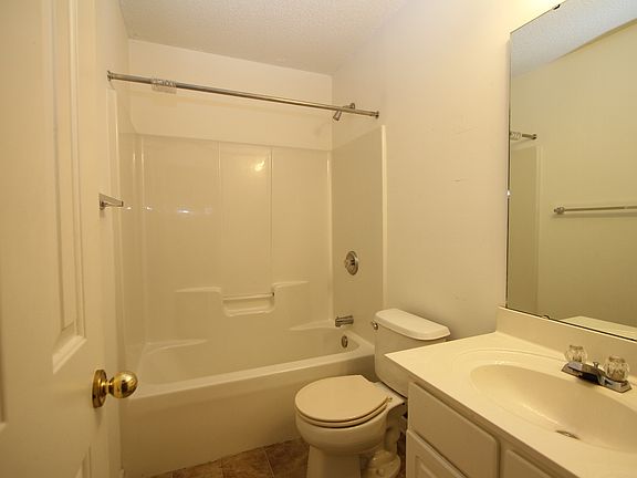 4th image of 449 Brighton Woods Dr