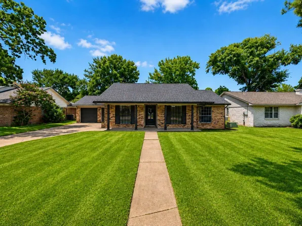 3700 Kingsway Dr, Baytown, TX 77521