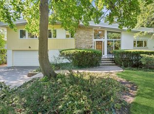 724 Willow Tree Ln, Glencoe, IL 60022