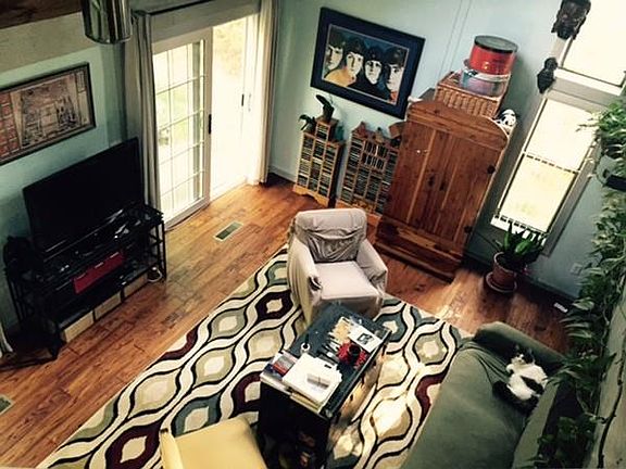 2nd image of 19 Greenwood Village St