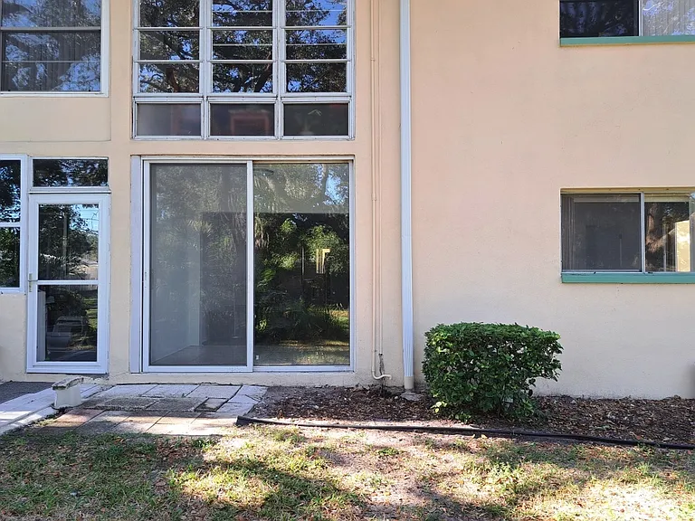 BASK SLIDING GLASS DOOR