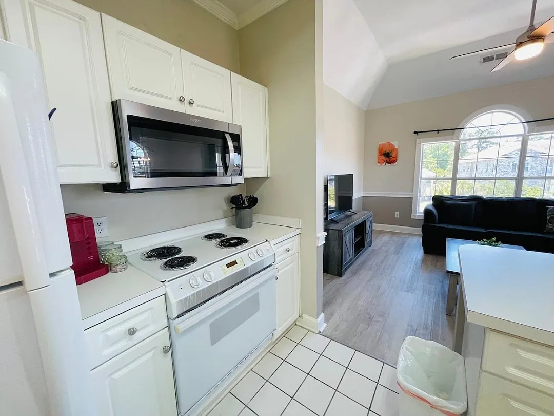 1 bed, 850 sqft, $1,600 — Photo 4