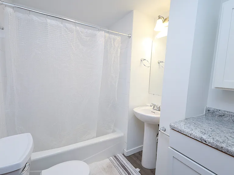 Yale Apartments — Photo 37