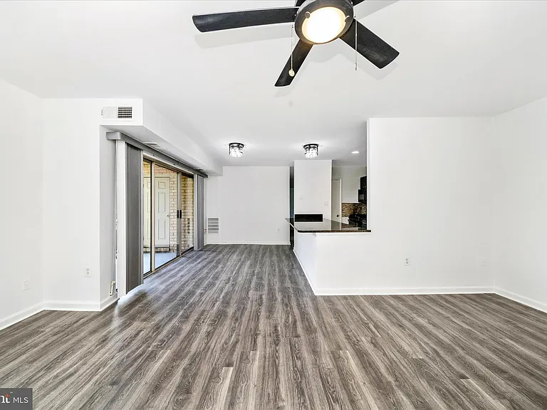 12202 Braxfield Ct #16/228 — Photo 10