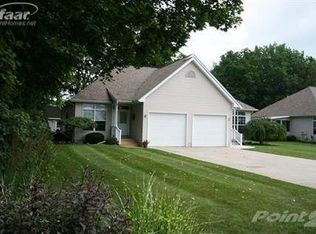 1401 Cedarwood Dr, Flushing, MI