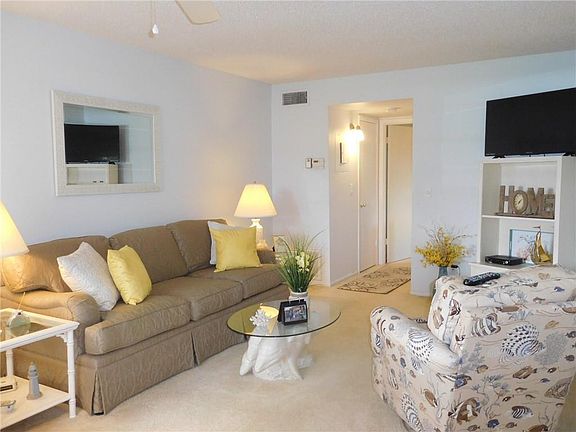 2nd image of 24 Pine Arbor Ln