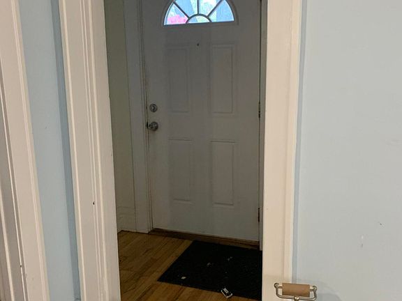3rd image of 517 Iris Ave