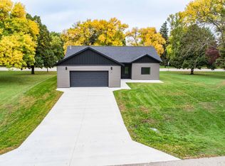 313 NE 1st St, Rothsay, MN 56579