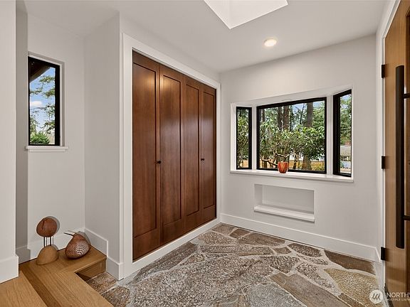 3rd image of 22016 Vine Road