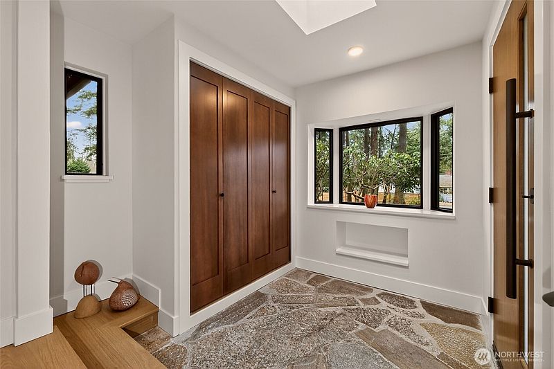 3rd image of 22016 Vine Road