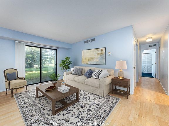 3rd image of 1459 E Chateau Vert St APT C