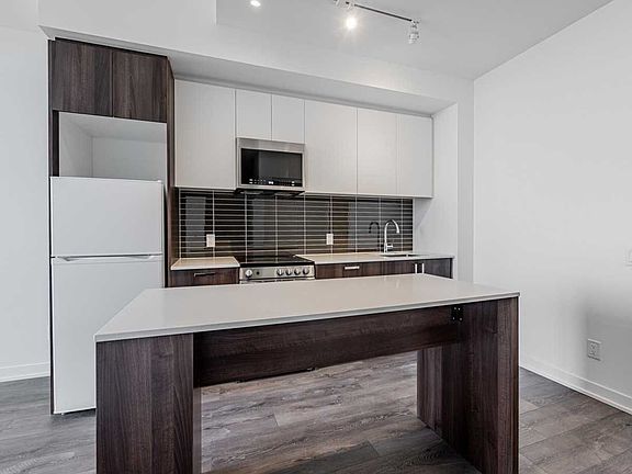 2nd image of 1787 Saint Clair Ave W #914