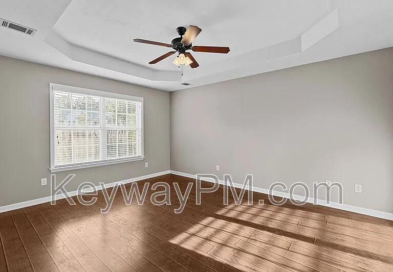 823 Whispering Willow Ct — Photo 9