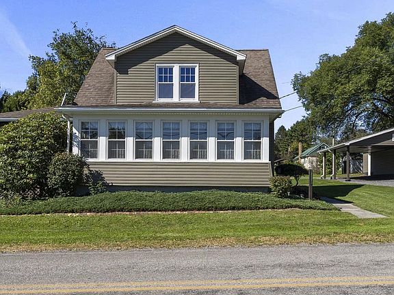 3rd image of 317 Empire Rd
