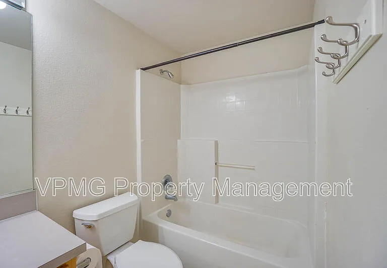 2115 NW 143rd Cir — Photo 23