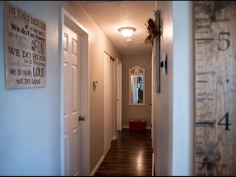 579 Shamrock Dr — Photo 10