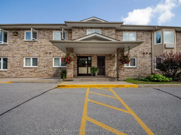 878 Armour Rd #202, Peterborough, ON K9H 2A6