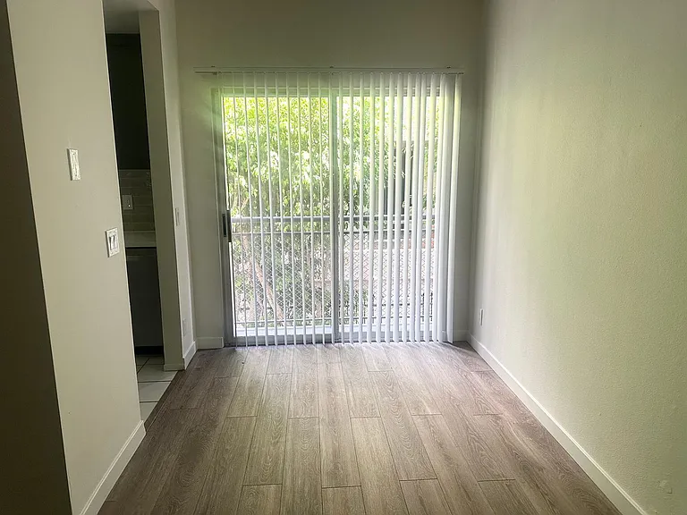 1234 Las Palmas Ave — Photo 6