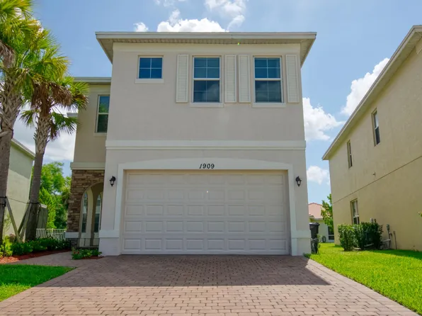 1909 NW Cataluna Circle W, Port St Lucie, FL 34986